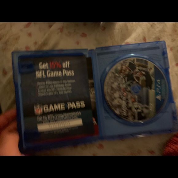 Madden 17 - Picture 2 of 2